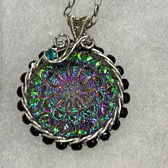 New Handcrafted Vintage Czech Glass Button w/ Silver Plated Wiring Necklace - Picture 1 of 6